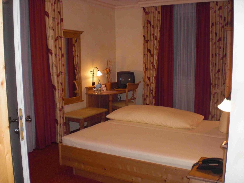 Hotel-Restaurant Schieble Kenzingen Rum bild